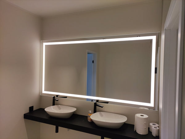 Miroir rectangulaire à LED avec éclairage frontal